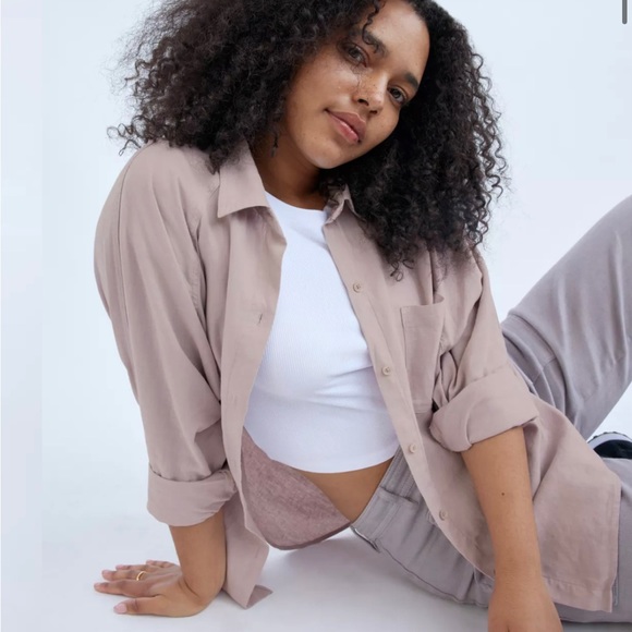 Aritzia Wilfred Free boyfriend button up. - Picture 2 of 7